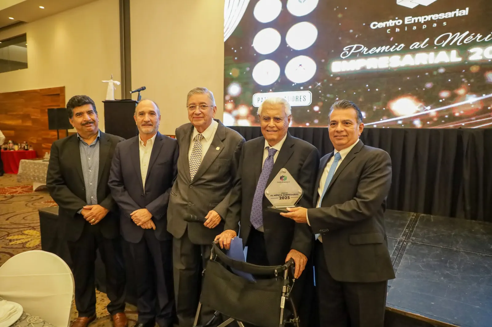 Ceremonia de entrega del Premio al Mérito Empresarial del Centro Empresarial de Chiapas