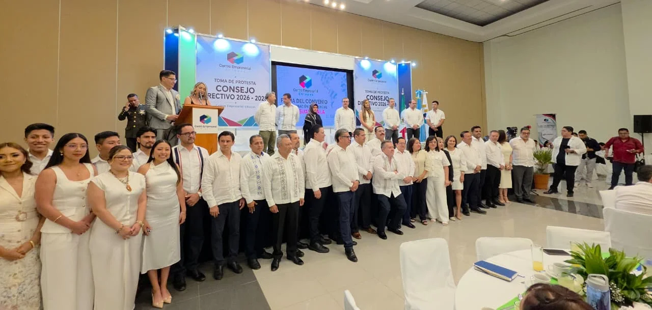 Foto grupal del Consejo Directivo 2026–2028